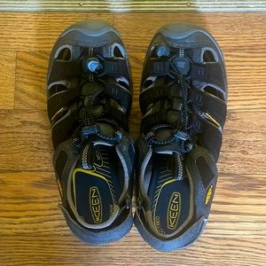 Keen sandals, men’s size 9 *BARELY WORN*